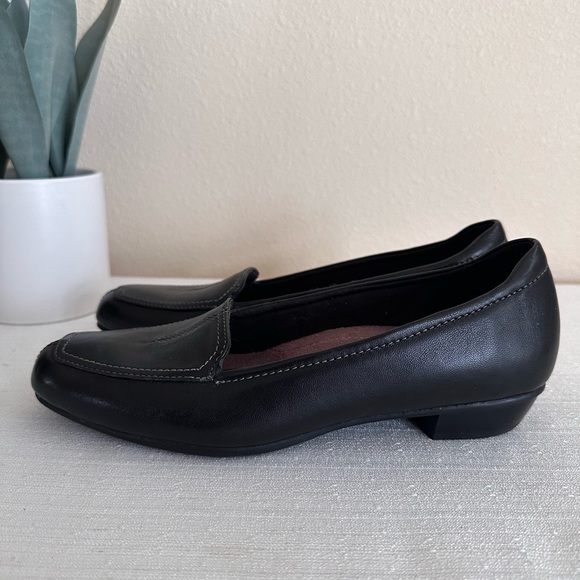 New Clarks Active Air Black Leather Stitched Loafers Women’s 8.5N - Picture 6 of 12
